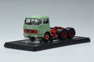 Henschel HS 19 TS Verde IXO 1:43
