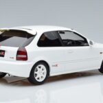 Honda Civic Type R EK9 Blanco Otto 1:18 OT264 Resina - image 2 of 7