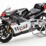 Honda NSR500 West Honda Pons #65 L. Capirossi 500cc World Championship 2001 Minichamps 1:12 122016165 - image 2 of 4