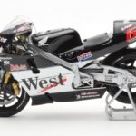 Honda NSR500 West Honda Pons #65 L. Capirossi 500cc World Championship 2001 Minichamps 1:12 122016165