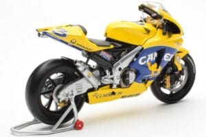Honda RC211V Pramac Pons #3 M. Biaggi MotoGP 2003 Minichamps 1:12 122037103 Metal - imagen 3 de 4