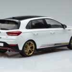 Hyundai i30 N PD Atlas Blanco MCG 1:18 - image 2 of 6