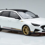 Hyundai i30 N PD Atlas Blanco MCG 1:18 - image 4 of 6