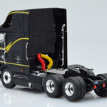 International Eagle Cabover Negro IXO 1:43 - image 4 of 5