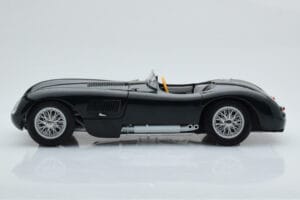 Jaguar C-Type Verde AUTOart 1:18 73500 Metal - imagen 5 de 8