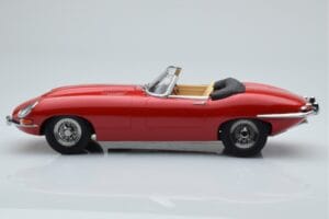 Jaguar E-Type Series 1 Roadster Rojo KK-Scale 1:18 KKDC180482 Metal - imagen 3 de 6