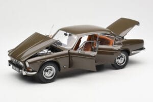 Jaguar XJ6 Series 1 4.2 Sable Marrón Paragon 1:18 2011004 Metal - imagen 2 de 8