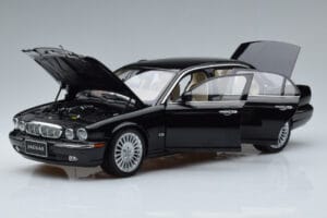 Jaguar XJ6 X350 Ebony Negro Almost Real 1:18 810501 Metal - imagen 2 de 11