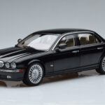 Jaguar XJ6 X350 Ebony Negro Almost Real 1:18