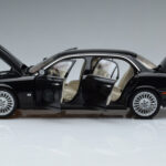 Jaguar XJ6 X350 Ebony Negro Almost Real 1:18 - image 4 of 11