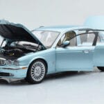 Jaguar XJ6 X350 Seafrost Azul Claro Almost Real 1:18 - image 2 of 11