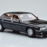 Jaguar XJ6 XJ40 Ebony Negro Almost Real 1:18 - image 6 of 11