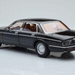 Jaguar XJ6 XJ40 Ebony Negro Almost Real 1:18 - image 7 of 11