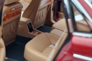 Jaguar XJ6 XJ40 Flamenco Rojo Almost Real 1:18 810541 Metal - imagen 10 de 11