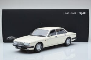 Jaguar XJ6 XJ40 Glacier Blanco Almost Real 1:18 810542 Metal - imagen 11 de 11