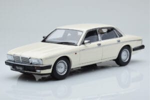Jaguar XJ6 XJ40 Glacier Blanco Almost Real 1:18 810542
