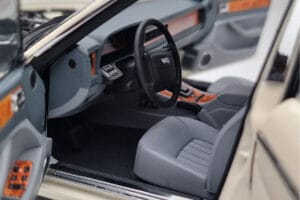 Jaguar XJ6 XJ40 Glacier Blanco Almost Real 1:18 810542 Metal - imagen 8 de 11