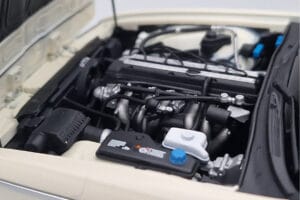 Jaguar XJ6 XJ40 Glacier Blanco Almost Real 1:18 810542 Metal - imagen 10 de 11