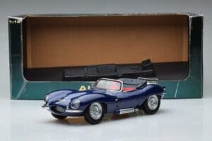 Jaguar XKSS Azul AUTOart 1:18 73510 Metal - imagen 9 de 9