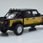 Jeep Gladiator Honcho Negro GT Spirit 1:18 - image 2 of 6