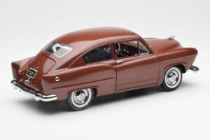 Kaiser Henry J Caribbean Coral Metallic Sun Star 1:18 5101 Metal - imagen 3 de 8