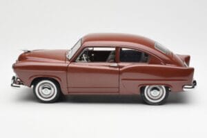 Kaiser Henry J Caribbean Coral Metallic Sun Star 1:18 5101 Metal - imagen 4 de 8