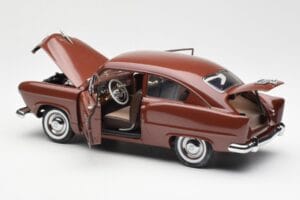 Kaiser Henry J Caribbean Coral Metallic Sun Star 1:18 5101 Metal - imagen 5 de 8