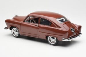 Kaiser Henry J Caribbean Coral Metallic Sun Star 1:18 5101 Metal - imagen 7 de 8