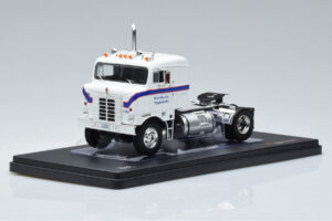 Kenworth Bullnose Ross Mackie Transport Blanco IXO 1:43 TR063