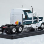 Kenworth W900 Verde Blanco IXO 1:43 - image 2 of 6