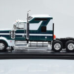 Kenworth W900 Verde Blanco IXO 1:43 - image 3 of 6