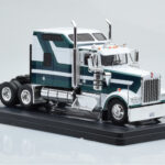 Kenworth W900 Verde Blanco IXO 1:43 - image 4 of 6