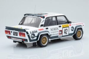 Lada 2105 VFTS #42 S. Brundza Rally 1000 Lakes 1984 IXO 1:18 18RMC146 Metal - imagen 2 de 6