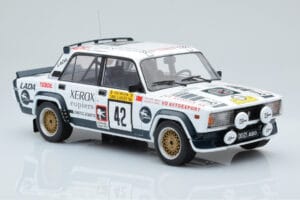 Lada 2105 VFTS #42 S. Brundza Rally 1000 Lakes 1984 IXO 1:18 18RMC146 Metal - imagen 4 de 6