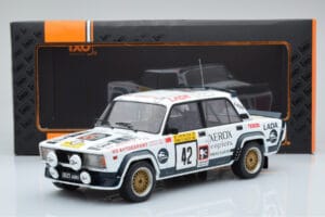 Lada 2105 VFTS #42 S. Brundza Rally 1000 Lakes 1984 IXO 1:18 18RMC146 Metal - imagen 6 de 6