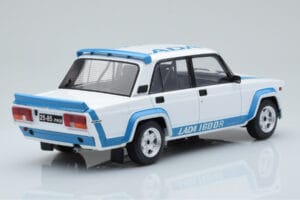Lada 2105 VFTS Blanco IXO 1:18 18CMC144 Metal - imagen 2 de 6