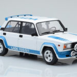 Lada 2105 VFTS Blanco IXO 1:18 - image 4 of 6