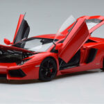 Lamborghini Aventador LP700-4 Andromeda Rojo AUTOart 1:18 - image 2 of 10
