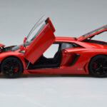 Lamborghini Aventador LP700-4 Andromeda Rojo AUTOart 1:18 - image 4 of 10