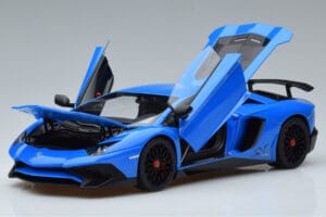 Lamborghini Aventador LP750-4 SV Azul AUTOart 1:18 74559 Compuesto - imagen 2 de 8