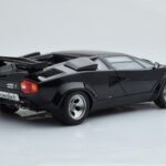 Lamborghini Countach LP5000S Negro AUTOart 1:18 - image 4 of 10