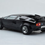 Lamborghini Countach LP5000S Negro AUTOart 1:18 - image 7 of 10
