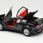 Lamborghini Countach LP 5000 Quattrovalvole Negro Kyosho 1:18 08320BK - image 5 of 8