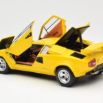 Lamborghini Countach LP 5000 Quattrovalvole Amarillo Kyosho 1:18 08320Y - image 5 of 8