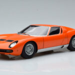 Lamborghini Miura SV Naranja AUTOart 1:18
