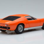 Lamborghini Miura SV Naranja AUTOart 1:18 - image 3 of 8