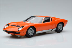 Lamborghini Miura SV Naranja AUTOart 1:18