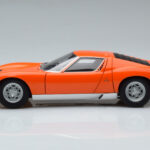 Lamborghini Miura SV Naranja AUTOart 1:18 - image 5 of 8