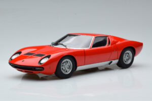 Lamborghini Miura SV Rojo AUTOart 1:18