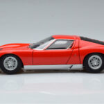 Lamborghini Miura SV Rojo AUTOart 1:18 - image 5 of 8